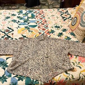 Chico's Black and White Abstract Shrug